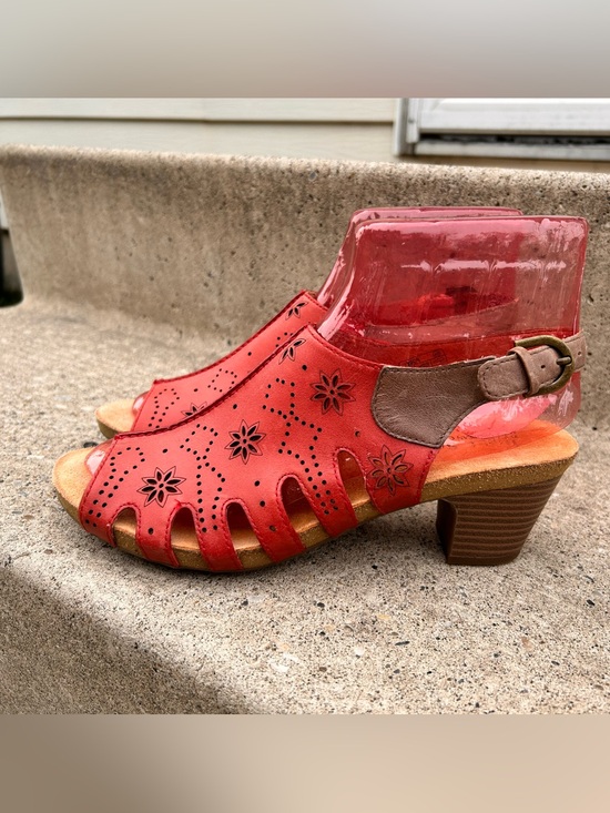 Josef Seibel Shoes - Josef Seibel Size 8 Red Floral Cutout Low Heel Sandals